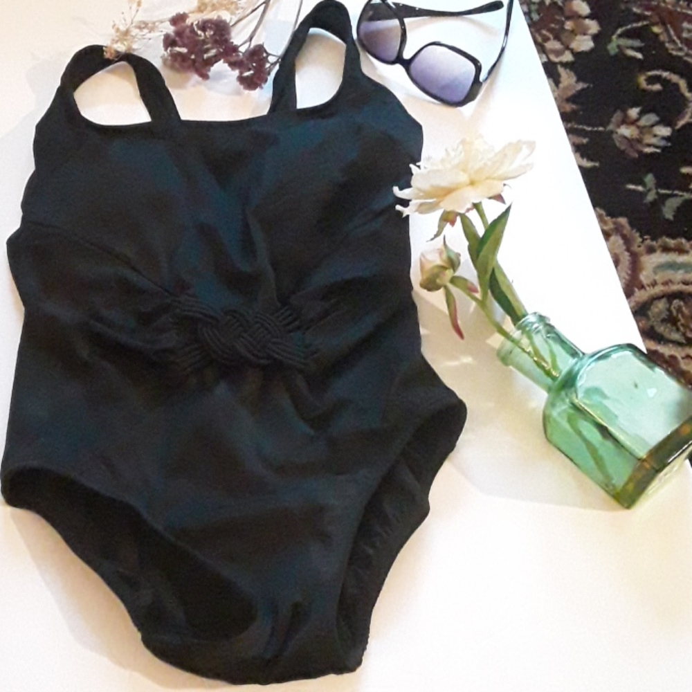Longitude Black One - Piece
